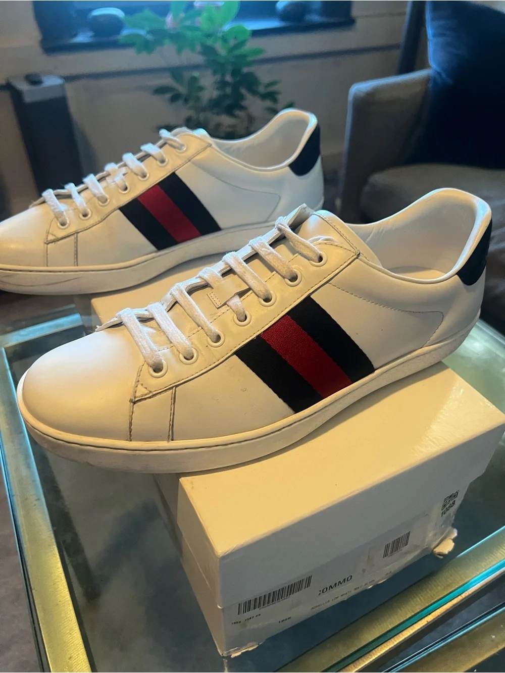 Gucci White Leather Sneakers with Navy and Red Web Stripe great condition SZ 10